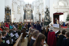 Aussendung der Sternsinger im Hohen Dom zu Fulda (Foto: Karl-Franz Thiede)